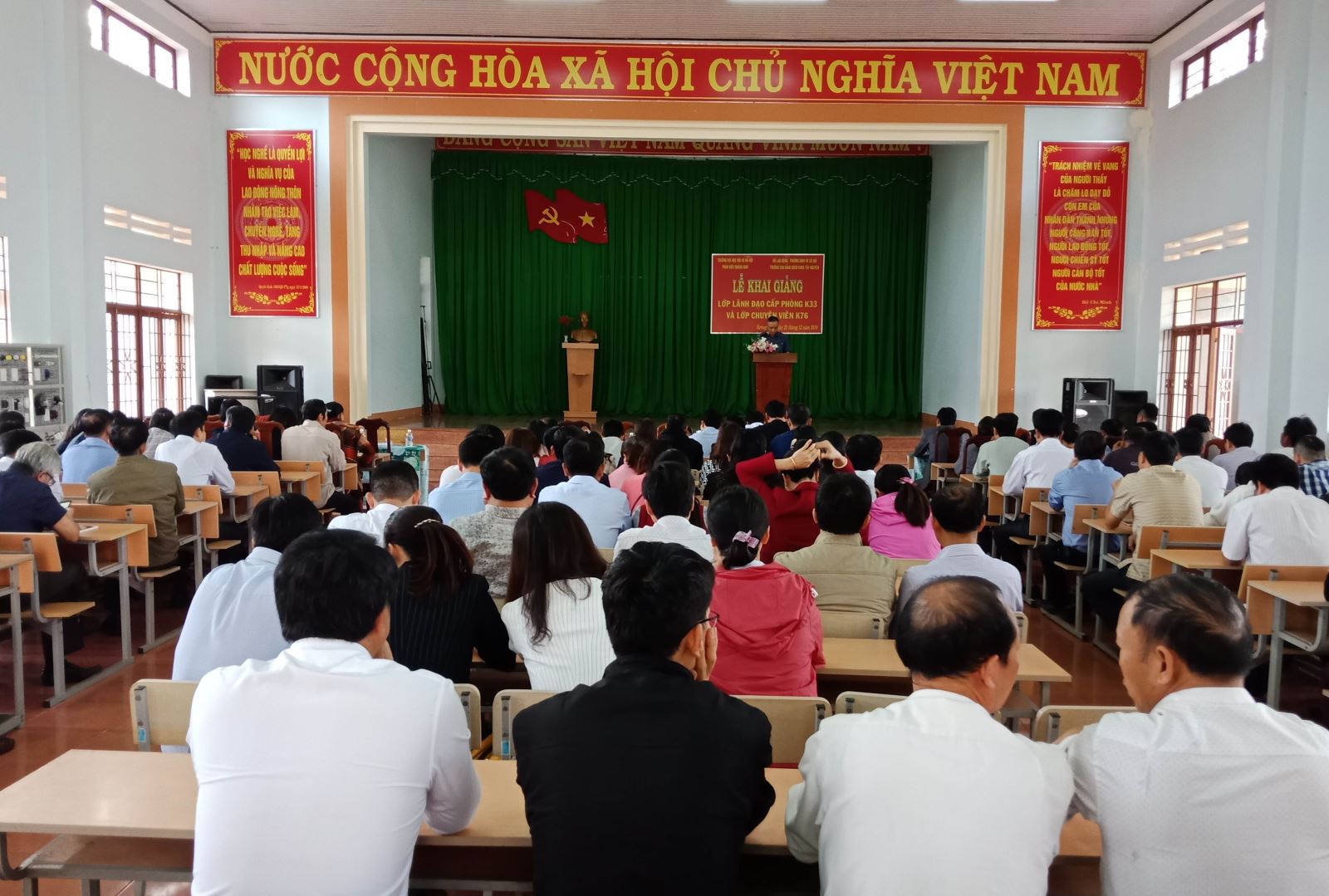 Khai giảng Lớp bồi dưỡng lãnh đạo cấp phòng và lớp chuyên viên năm 2019
