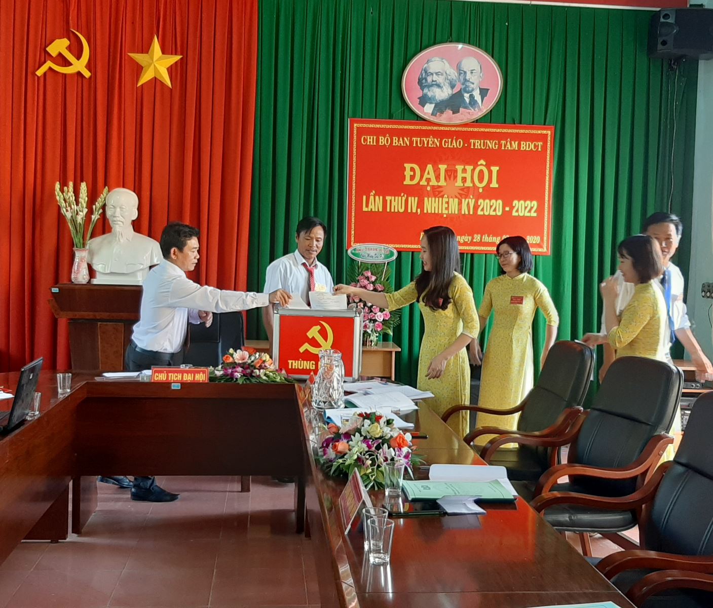 Đại hội Chi bộ Ban Tuyên giáo – Trung tâm Bồi dưỡng chính trị huyện lần thứ IV, nhiệm kỳ 2020 - 2022