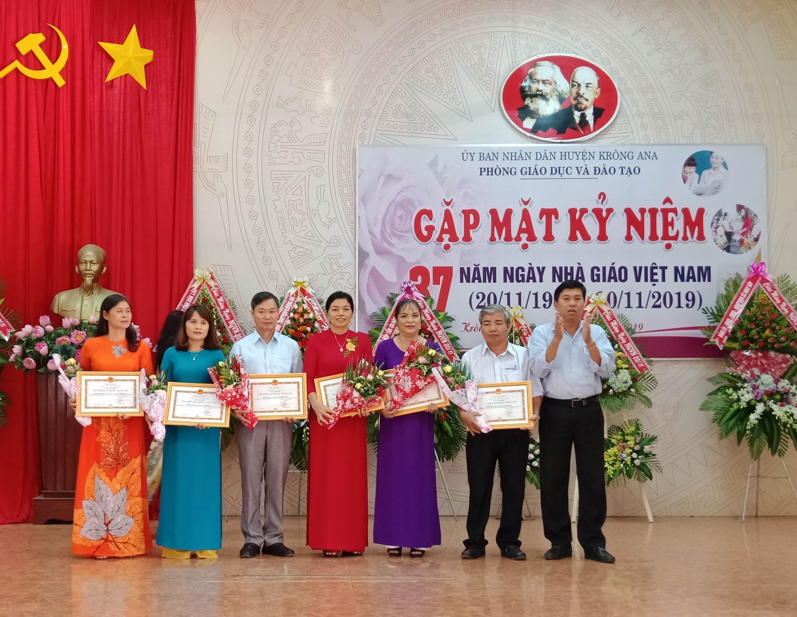 Tọa đàm gặp mặt kỷ niệm 37 năm ngày nhà Giáo Việt Nam 20/11