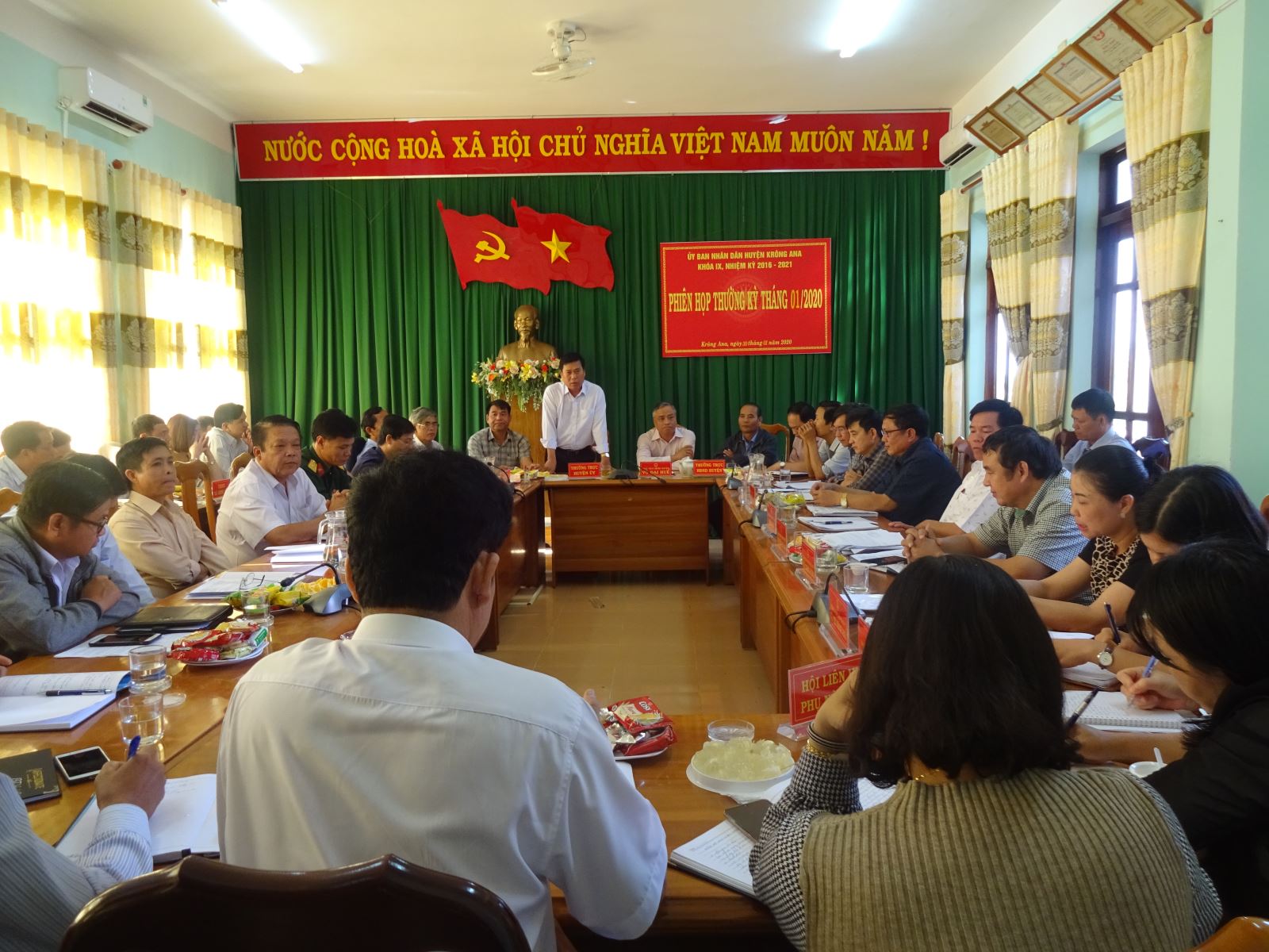 UBND huyện tổ chức phiên họp thường kỳ tháng 01 năm 2020