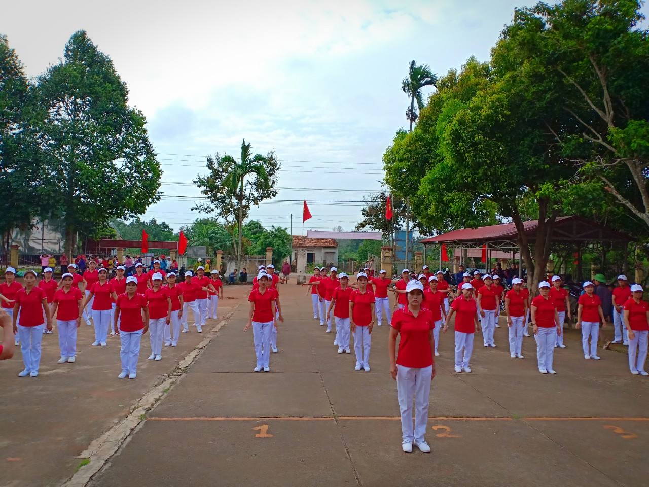 Tưng bừng ngày hội Đại đoàn kết các dân tộc xã Băng A Drênh