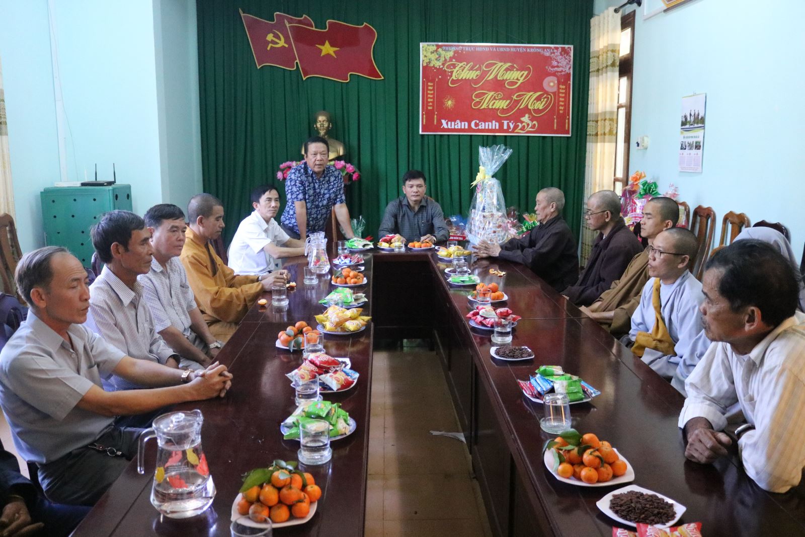 Các tổ chức tôn giáo trên địa bàn huyện đã đến thăm, chúc Tết UBND huyện