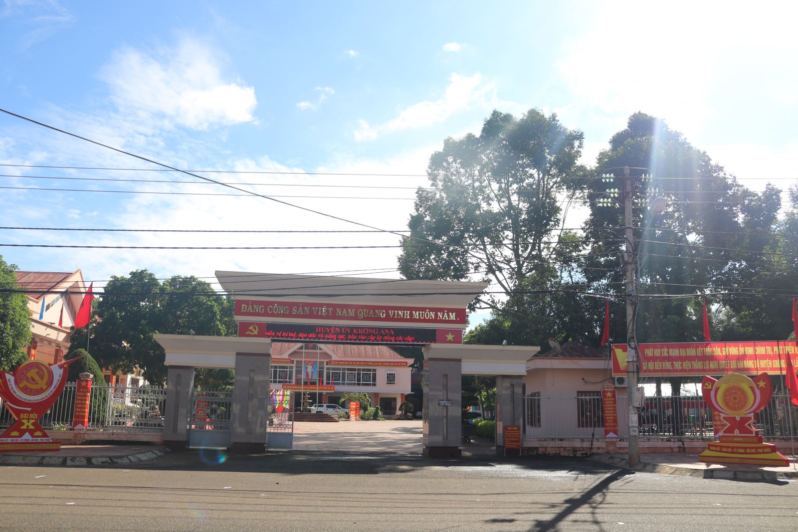 HUYỆN KRÔNG ANA RỘN RÀNG KHÔNG KHÍ TRƯỚC GIỜ ĐẠI HỘI ĐẠI BIỂU ĐẢNG BỘ HUYỆN LẦN THỨ X, NHIỆM KỲ 2020 - 2025