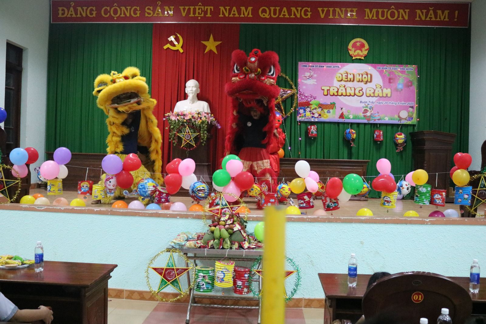 Ban chấp hành Công đoàn Cơ quan Chính quyền phối hợp Chi đoàn cơ quan chính quyền huyện Krông Ana tổ chức “Đêm hội trăng rằm” nhân dịp Tết Trung thu 2020