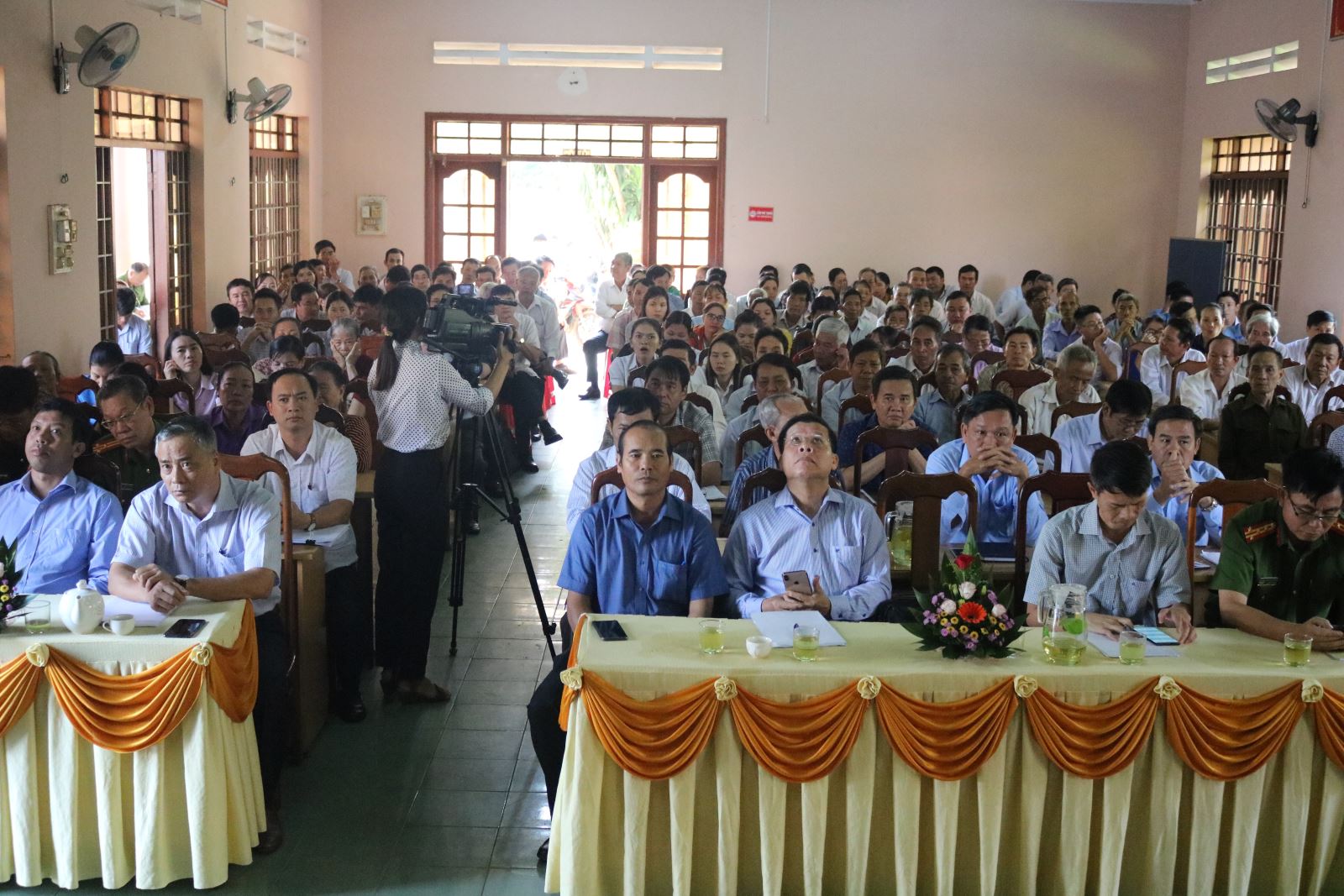 Đoàn Đại biểu Quốc hội tỉnh tiếp xúc cử tri trước Kỳ họp thứ 8, Quốc hội khóa XIV tại thị trấn Buôn Trấp, huyện Krông Ana