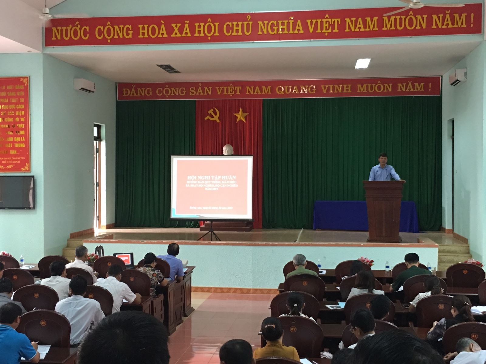 Hội nghị tập huấn công tác điều tra, rà soát hộ nghèo, hộ cận nghèo năm 2019