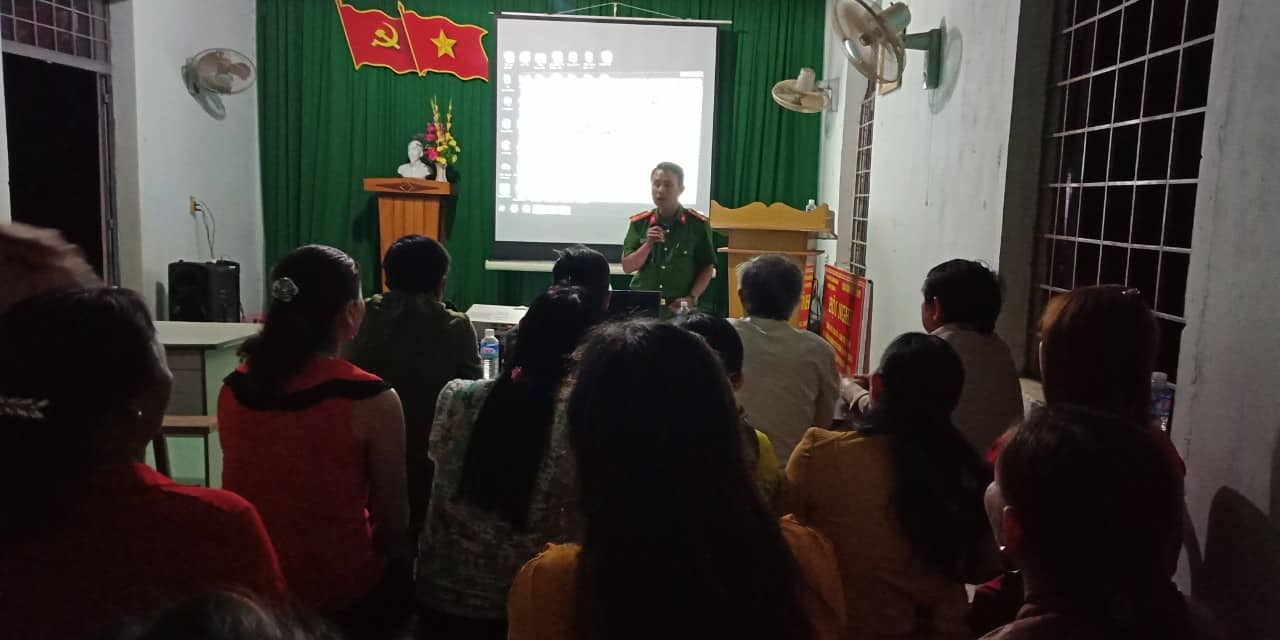 Đẩy mạnh công tác tuyên truyền thực hiện tốt đợt vận động “Phụ nữ Krông Ana nói không với tin dụng đen”