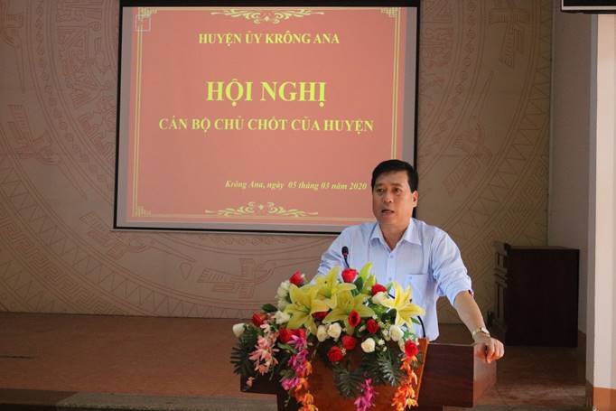 Hội nghị cán bộ chủ chốt của huyện