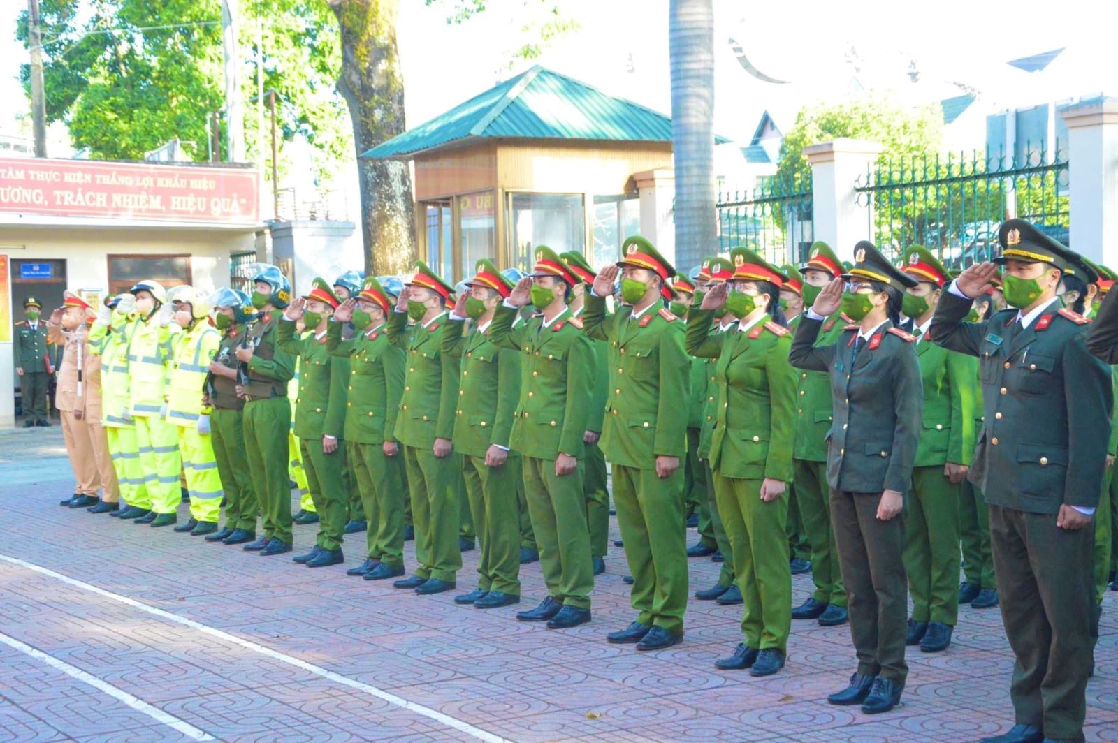 Công an toàn huyện Krông Ana tổ chức lễ ra quân thực hiện đợt cao điểm tấn công trấn áp tội phạm, bảo đảm an ninh trật tự trên địa bàn huyện