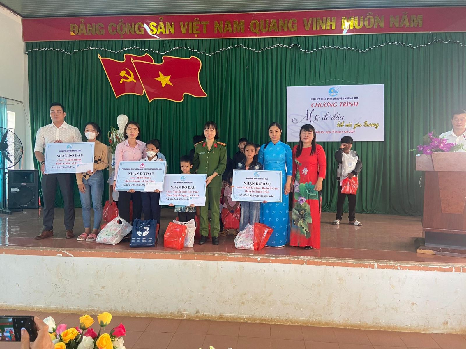 Hội LHPN huyện tổ chức Chương trình  “Mẹ đỡ đầu kết nối yêu thương” năm 2022