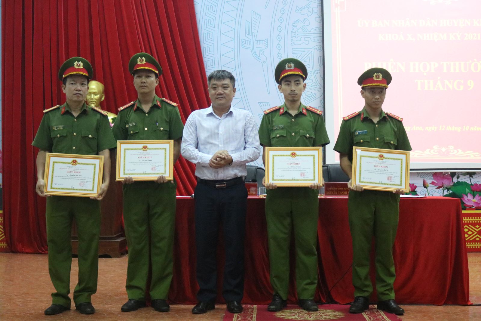 UBND huyện tổ chức phiên họp thường kỳ tháng 9 năm 2022