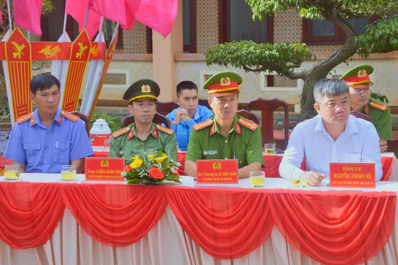 Công an toàn huyện tổ chức Lễ ra quân thực hiện đợt cao điểm tấn công trấn áp tội phạm, bảo đảm an ninh, trật tự