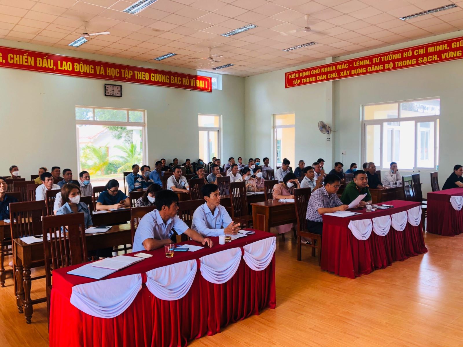 UBND xã Băng A Drênh tổ chức Hội nghị trao đổi, đối thoại giữa UBND xã với Nhân dân