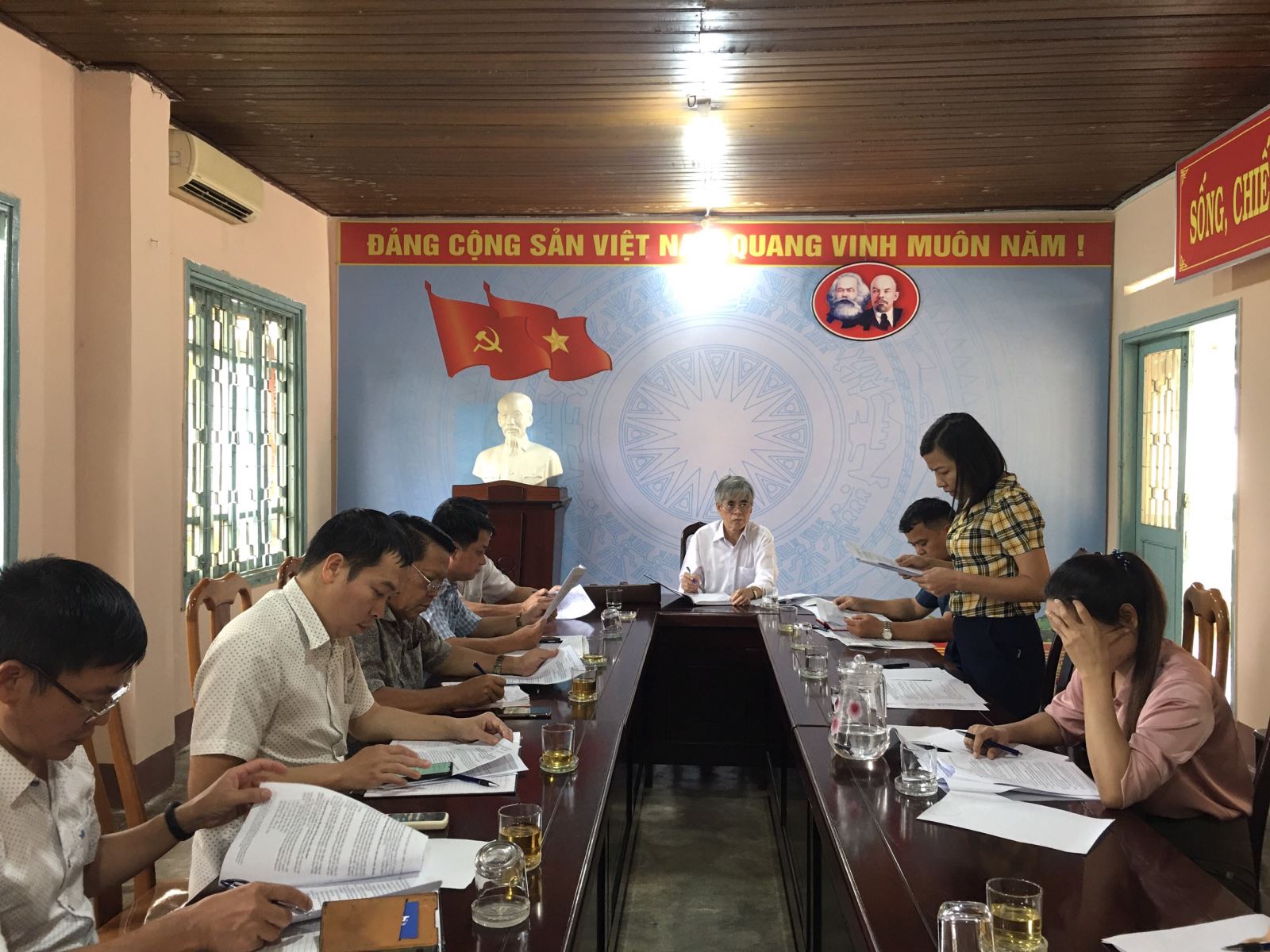 Ban Dân tộc HĐND huyện giám sát việc thực hiện Quyết định số 402/QĐ-TTg ngày 14/3/2016 của Thủ tướng Chính phủ tại Phòng Nội vụ