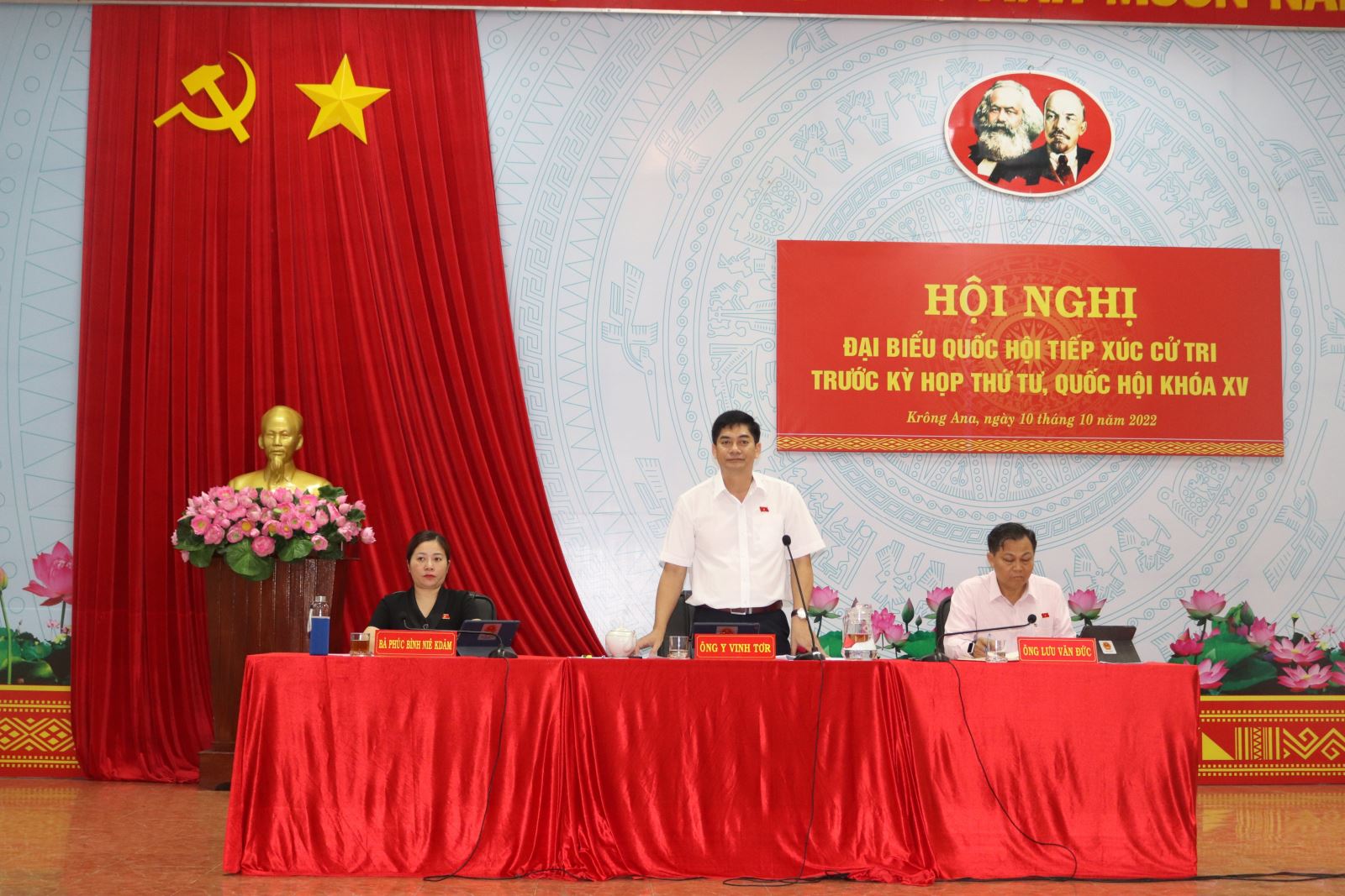 Đoàn đại biểu quốc hội tỉnh  tiếp xúc cử tri  huyện Krông Ana