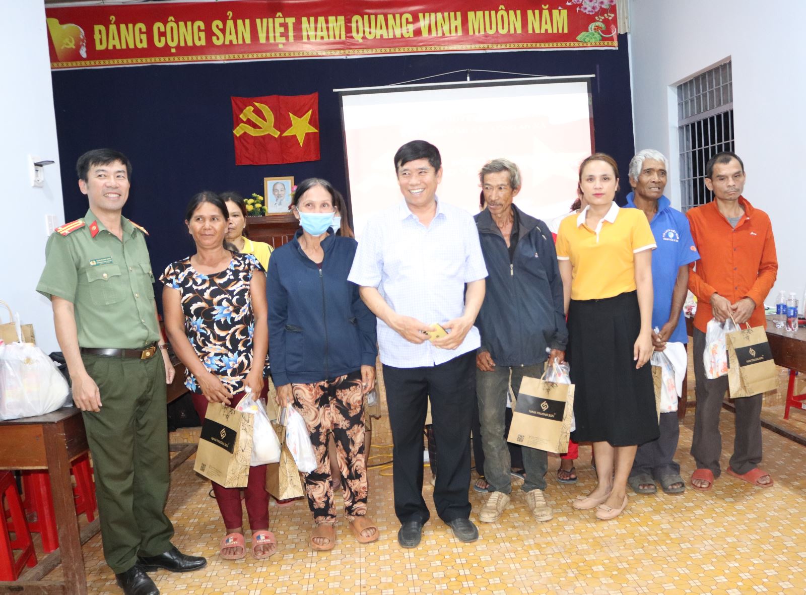 Phát động phong trào toàn dân bảo vệ An ninh tổ quốc tại một số buôn trọng điểm trên địa bàn huyện Krông Ana