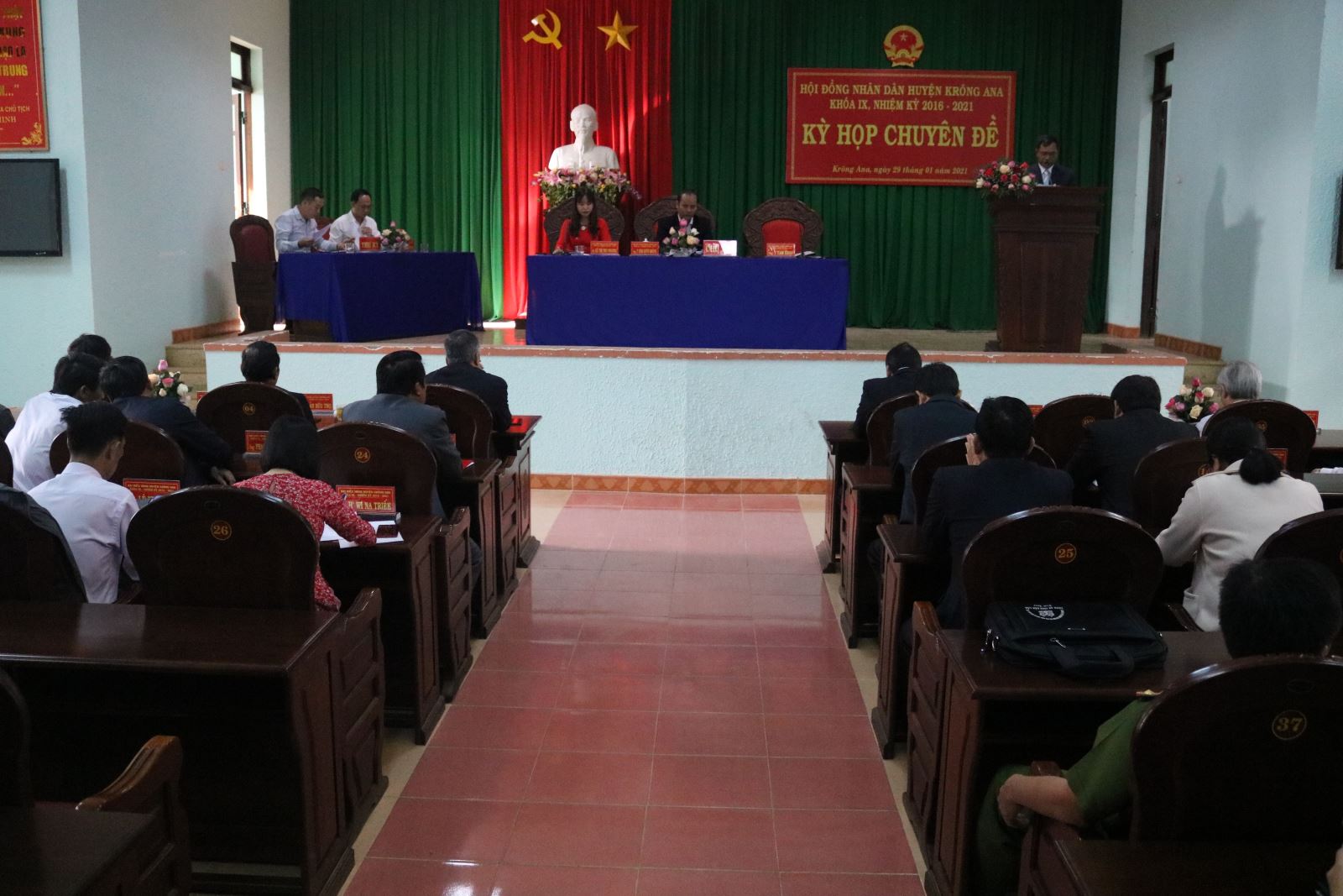 HĐND huyện Krông Ana khóa IX, nhiệm kỳ 2016-2021 tổ chức kỳ họp chuyên đề về công tác nhân sự