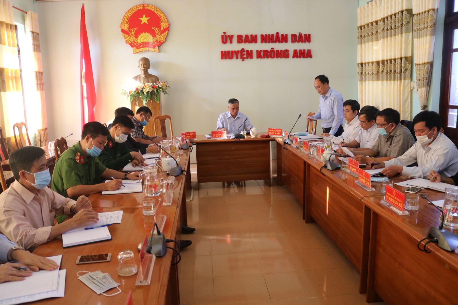 Phiên họp UBND huyện thường kỳ tháng 01/2021