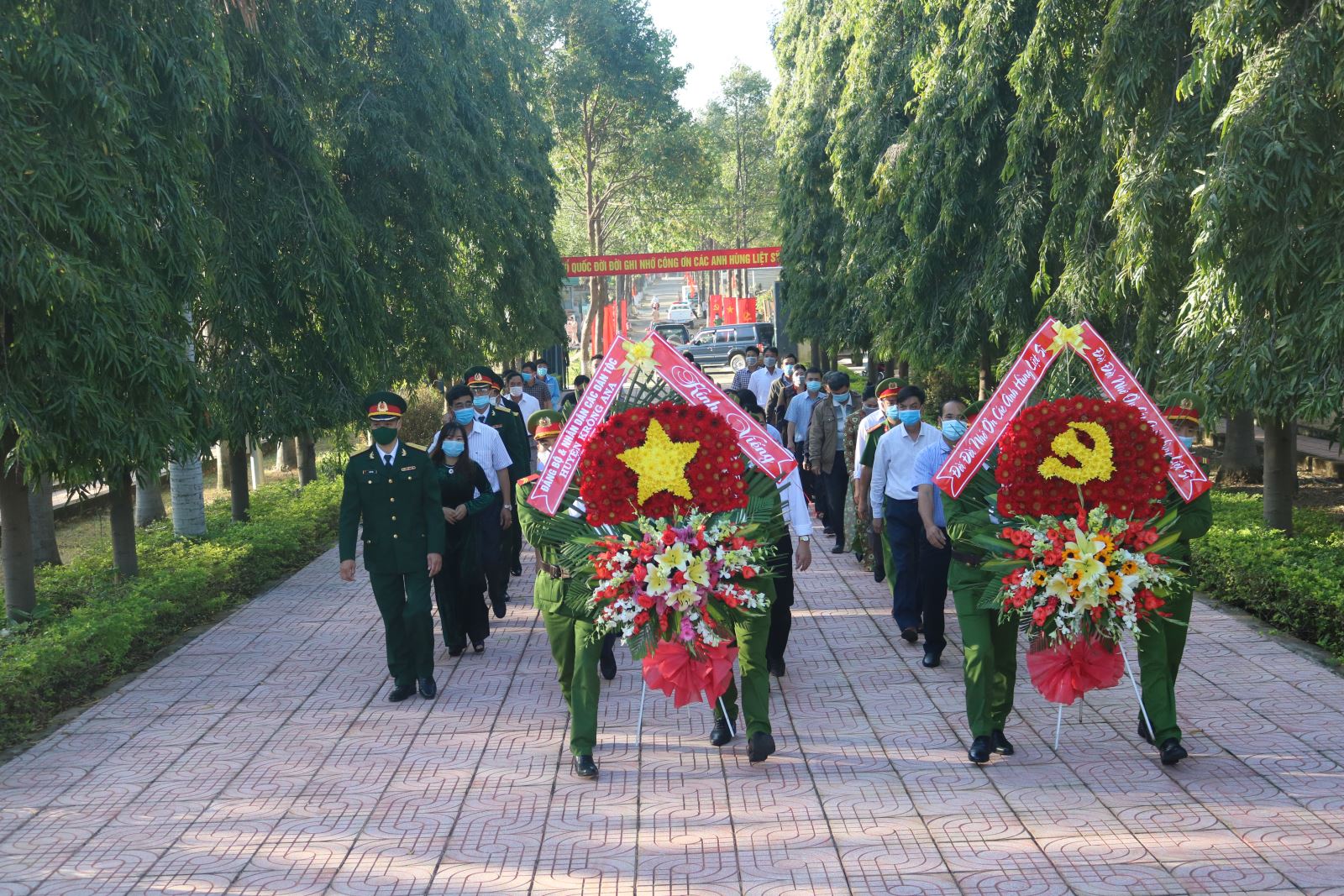 Lễ viếng nghĩa trang liệt sỹ nhân dịp tết Nguyên đán Tân Sửu 2021