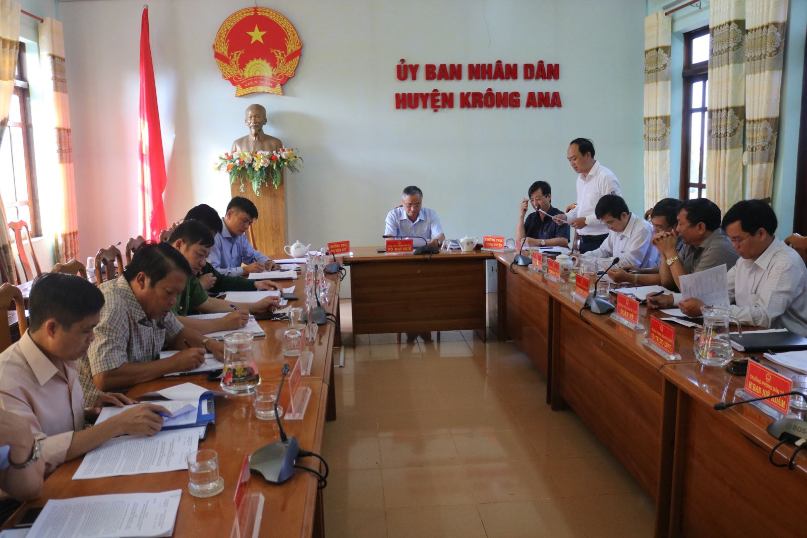 UBND huyện tổ chức phiên họp thường ký tháng 2/2021