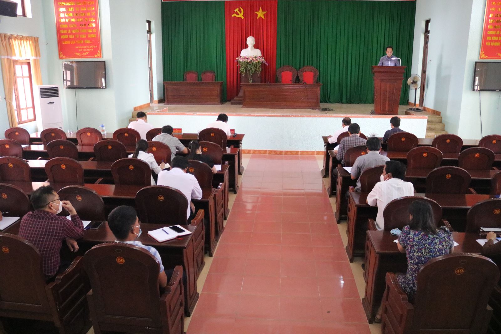 UBND huyện tổ chức phiên họp thường kỳ tháng 01 năm 2022