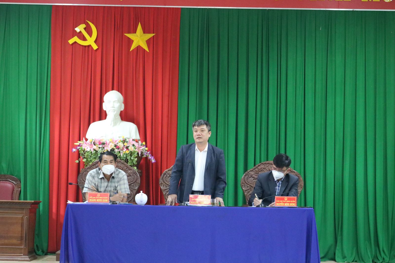 UBND huyện tổ chức phiên họp thường kỳ tháng 02 năm 2022