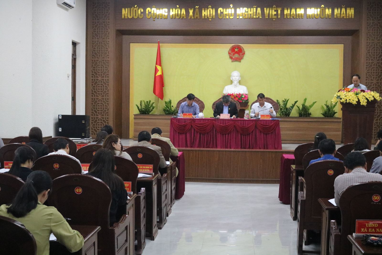 Phiên họp UBND huyện thường kỳ tháng 01/2023 