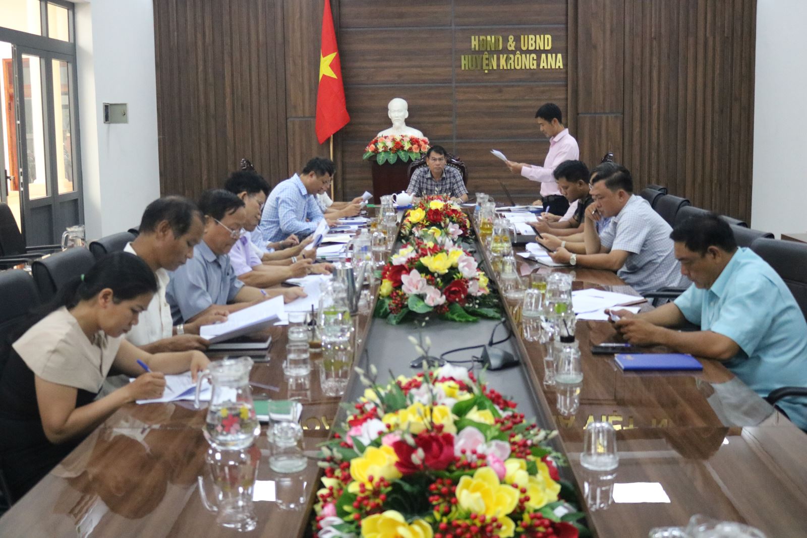 Ban đại diện Hội đồng quản trị Ngân hàng Chính sách xã hội huyện Krông Ana sơ kết hoạt động 6 tháng đầu năm và triển khai phương hướng, nhiệm vụ 6 tháng cuối năm 2023