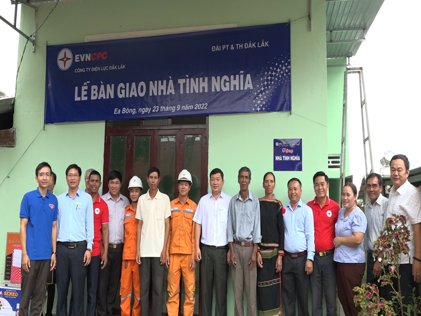 Lễ Bàn giao Nhà tình nghĩa cho gia đình khó khăn