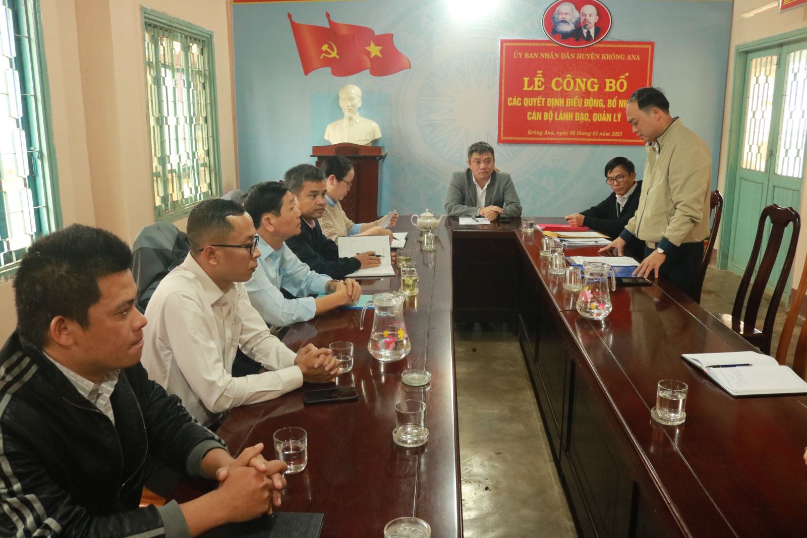 UBND huyện công bố Quyết định điều động, bổ nhiệm cán bộ lãnh đạo quản lý