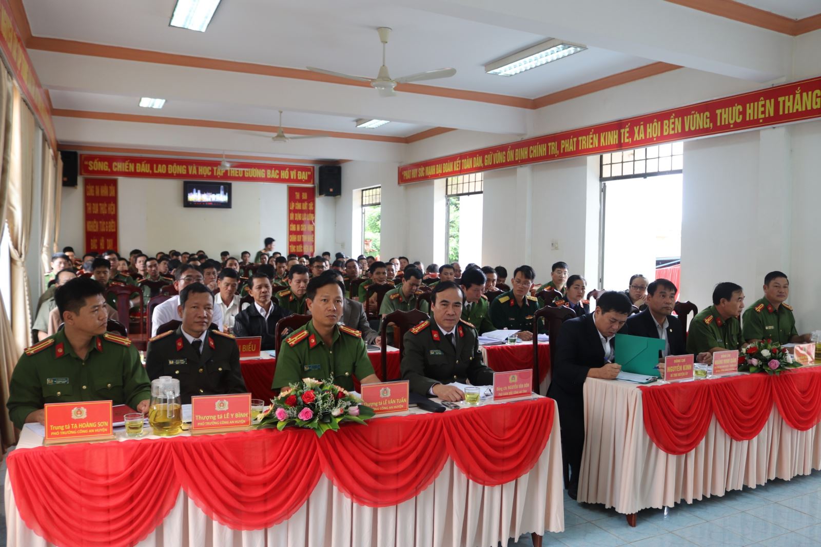 Công an huyện tổ chức Hội nghị tổng kết công tác năm 2020, triển khai nhiệm vụ năm 2021
