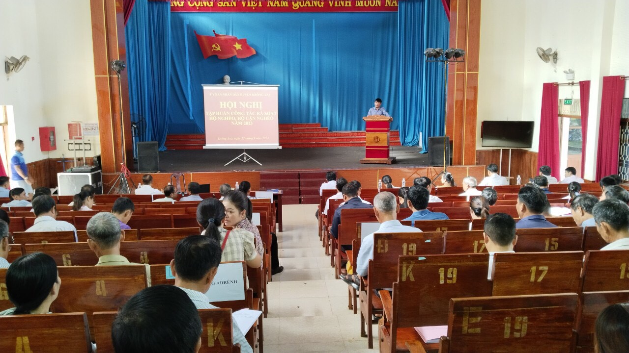 UBND huyện tổ chức Hội nghị tập huấn công tác rà soát hộ nghèo, hộ cận nghèo năm 2023