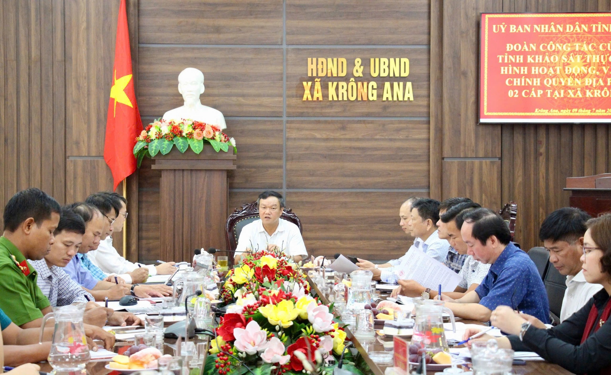 Đoàn công tác của UBND tỉnh làm việc với xã Krông Ana