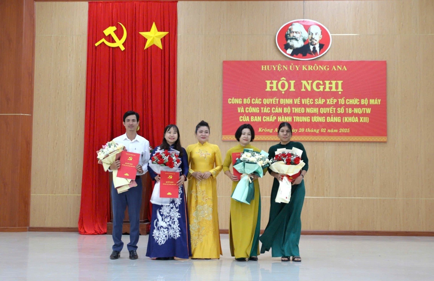 Hội nghị công bố các quyết định về sắp xếp tổ chức bộ máy và công tác cán bộ theo Nghị quyết số 18-NQ/TW của Ban Chấp hành  Trung ương Đảng khóa XII