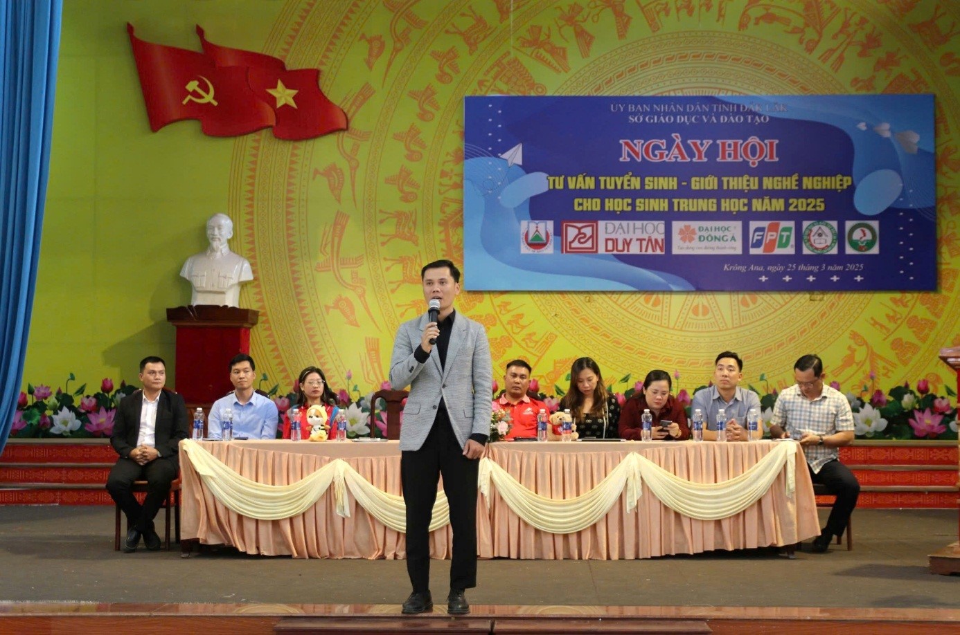 Ngày hội tư vấn tuyển sinh, giới thiệu nghề nghiệp tại huyện Krông Ana