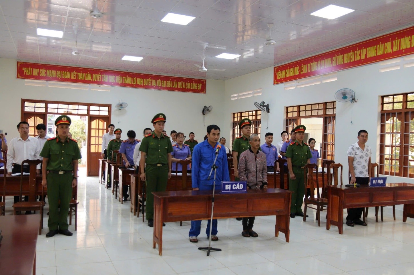 Xét xử lưu động 2 vụ án Lừa đảo chiếm đoạt tài sản  và Trộm cắp tài sản trên địa bàn huyện