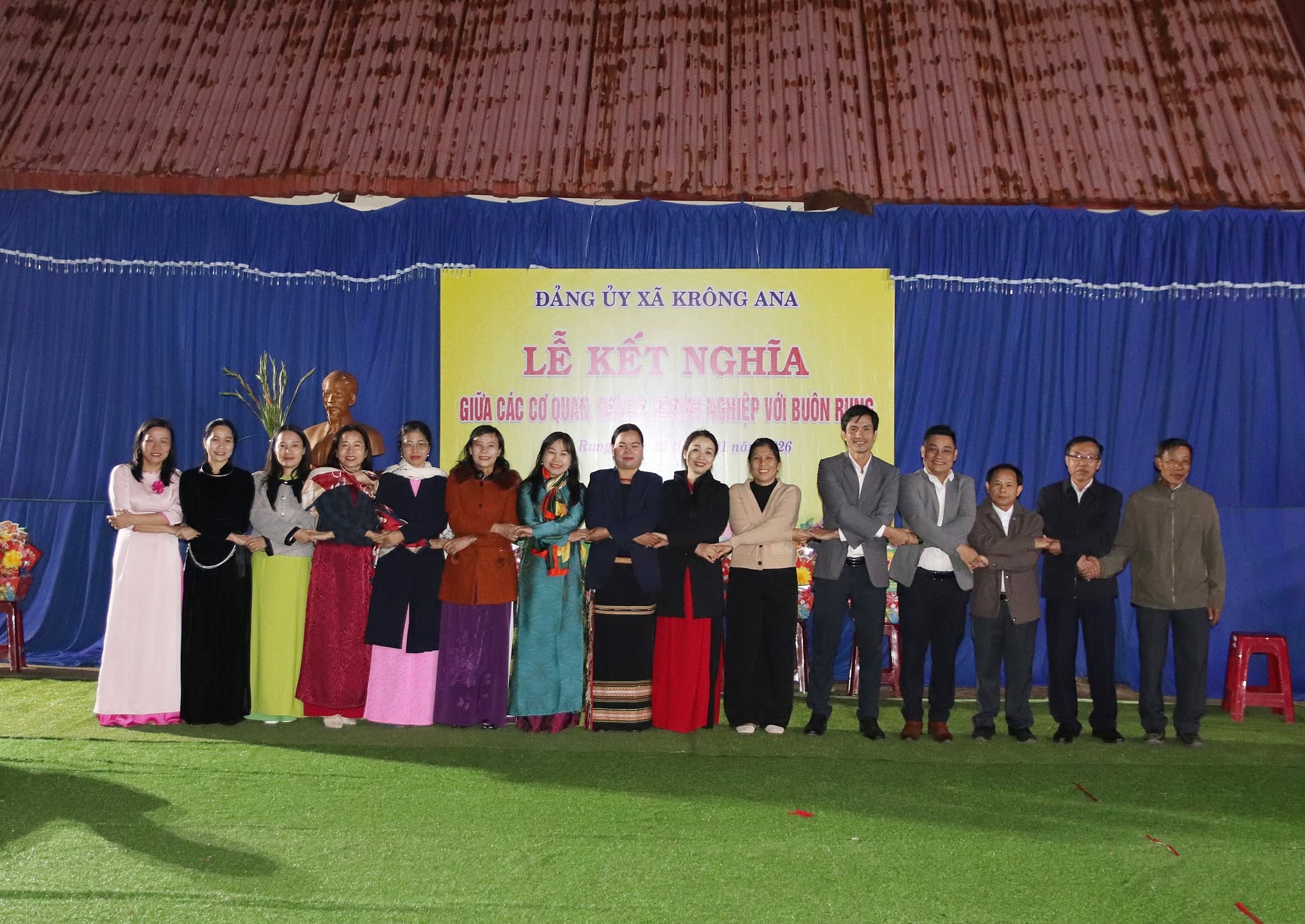Lễ kết nghĩa giữa các cơ quan, đơn vị doanh nghiệp với Buôn Rung