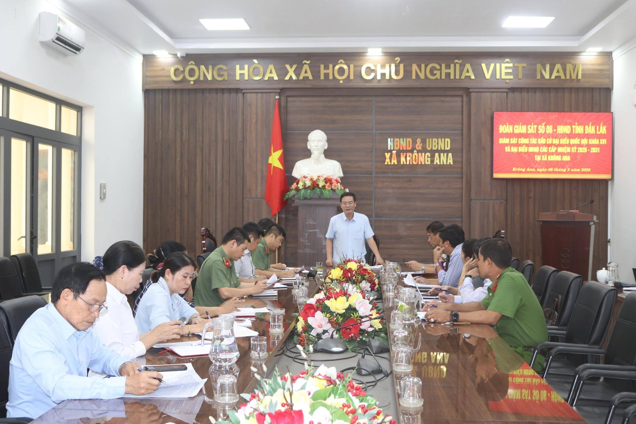 Đoàn Giám sát số 8 của Thường trực Hội đồng nhân dân tỉnh đã về giám sát công tác bầu cử tại xã Krông Ana