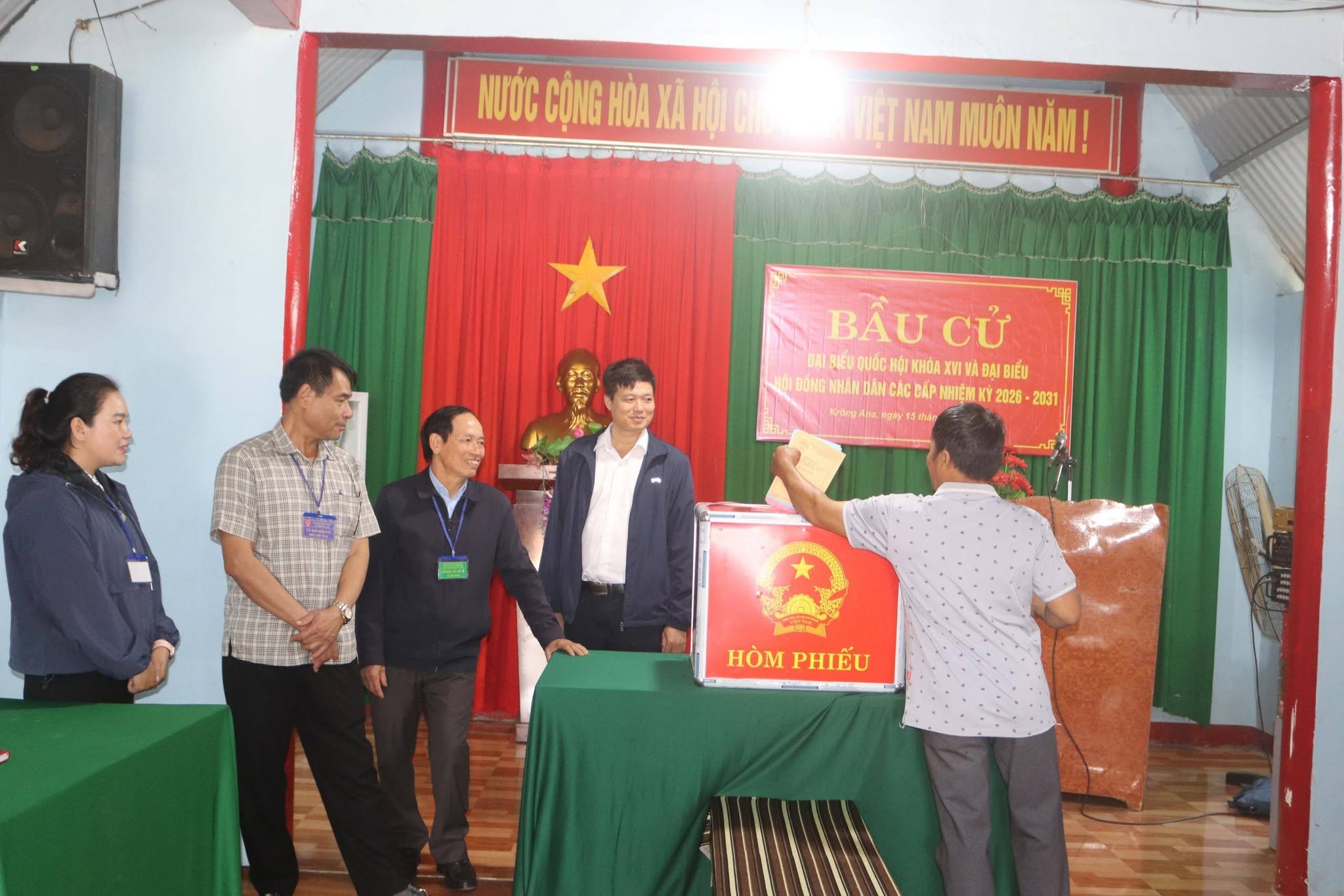 Kiểm tra công tác bầu cử tại 15 đơn vị bầu cử trên địa bàn xã
