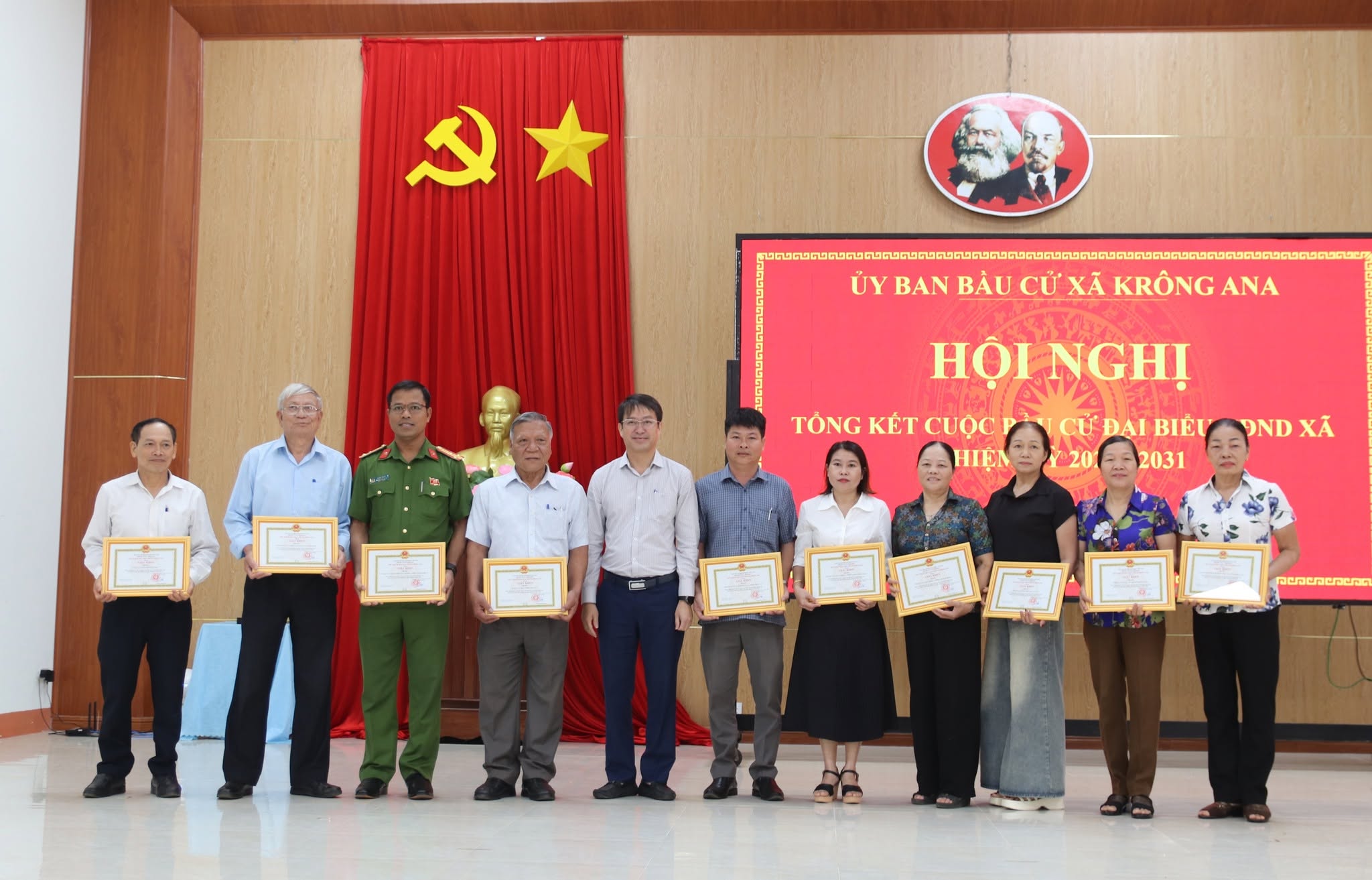 Ủy ban bầu cử xã Krông Ana đã tổ chức Hội nghị tổng kết công tác bầu cử
