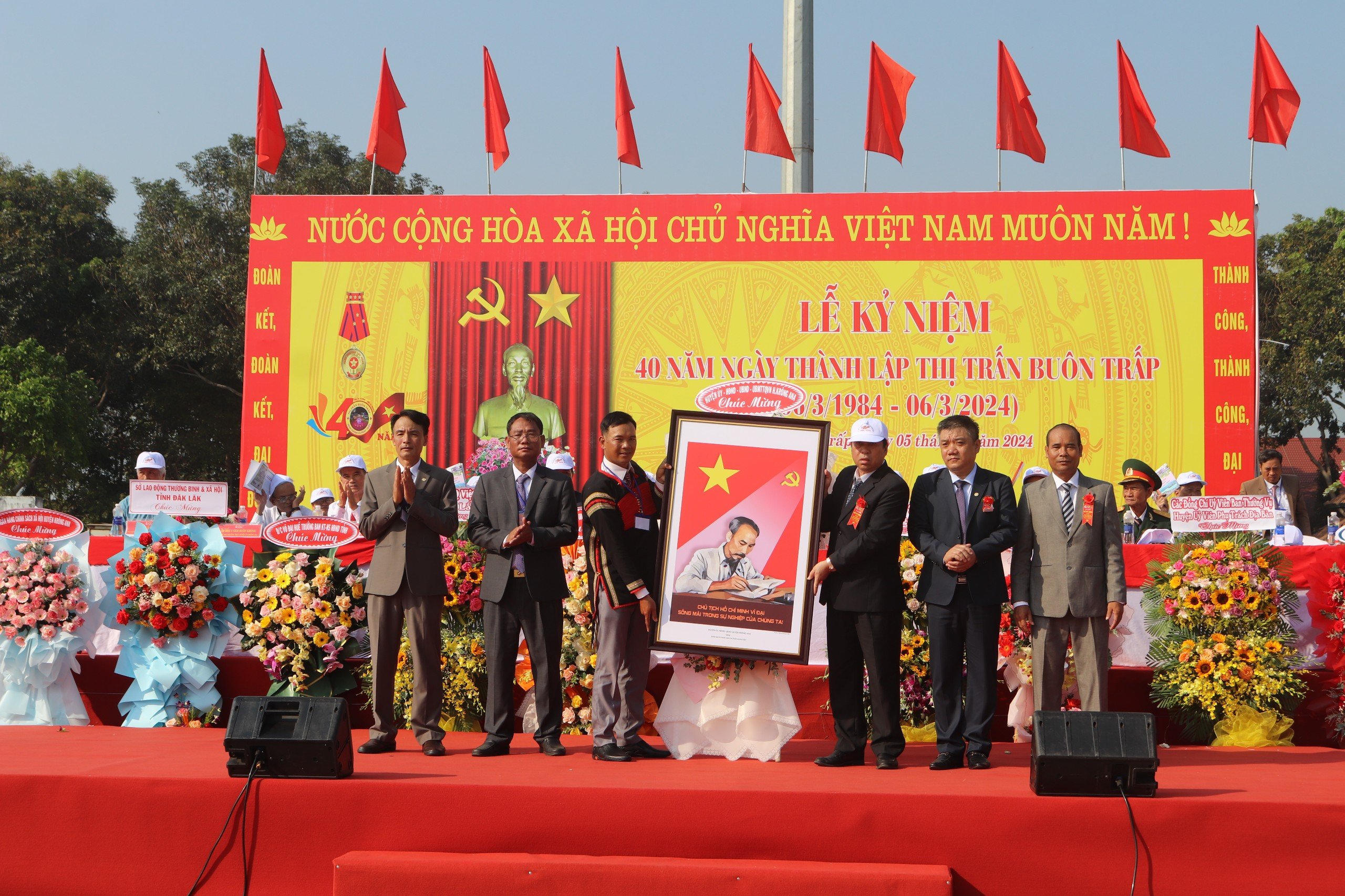 Lễ kỉ niệm 40 năm thành lập thị trấn Buôn Trấp huyện Krông Ana