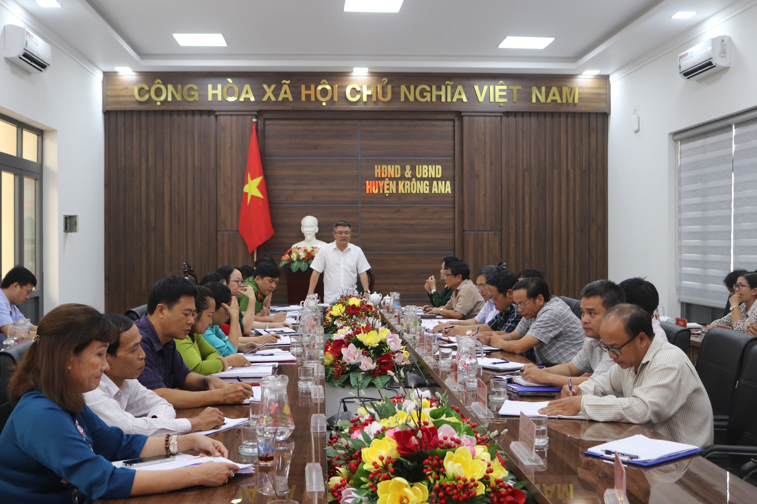 Phiên họp thường kỳ UBND huyện tháng 02 năm 2024